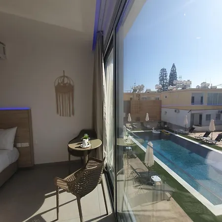 Sun Plaza - Adults Only Aparthotel 4*