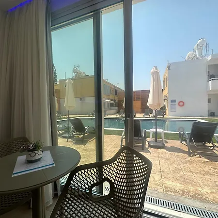 Sun Plaza - Adults Only Lägenhetshotell 4*