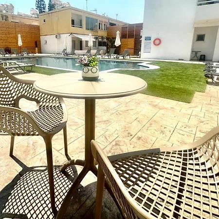 Sun Plaza - Adults Only Appart hôtel