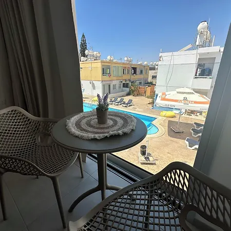 Sun Plaza - Adults Only Lägenhetshotell 4*