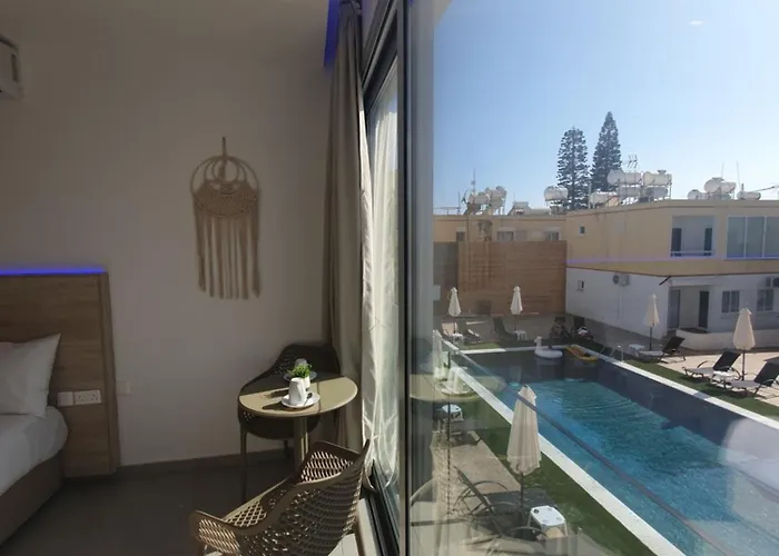 Sun Plaza - Adults Only Apartahotel 4*