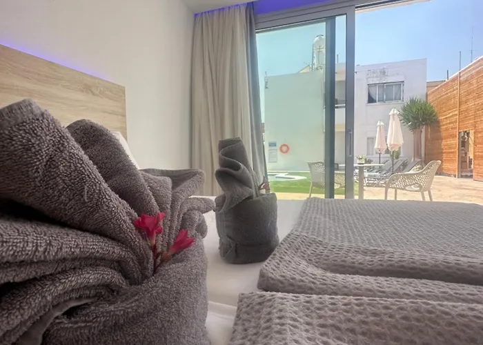 Sun Plaza - Adults Only 4* Ayía Nápa