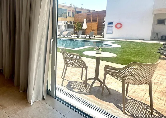 Sun Plaza - Adults Only Apartahotel 4*