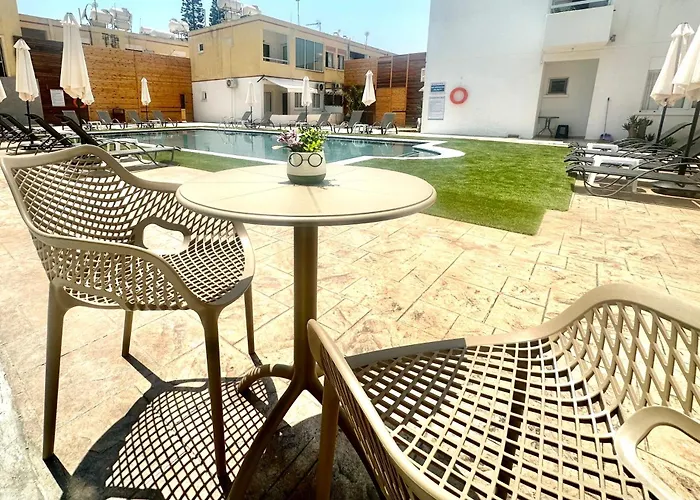 Sun Plaza - Adults Only Appart hôtel